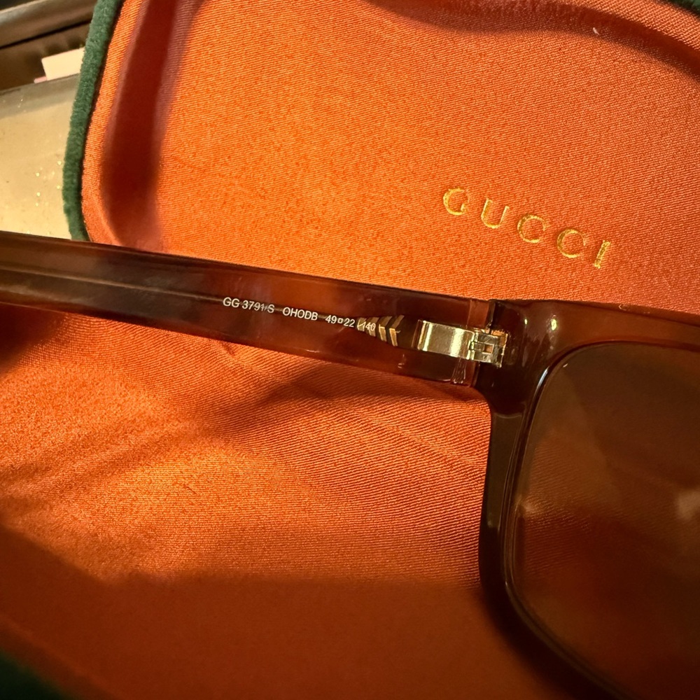 Gucci Brown and Gold Sunglasses with Green and Orange Gucci Case - Picture 4 of 7